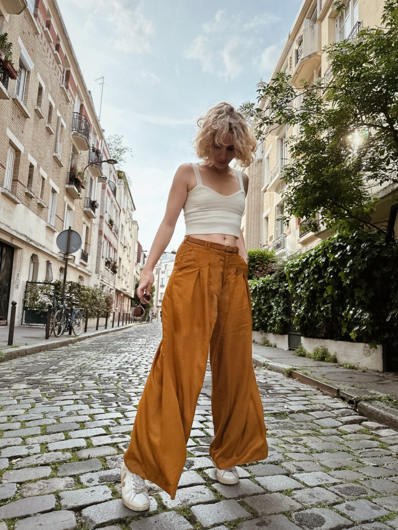 sewing pattern high-waisted pants wide-leg pleats